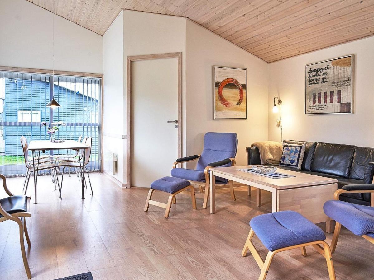 8 Person Holiday Home In Gudhjem Chambre photo